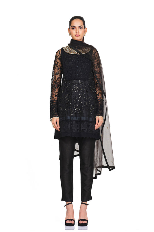 Detailed round  Threadwork tunic with floral applique